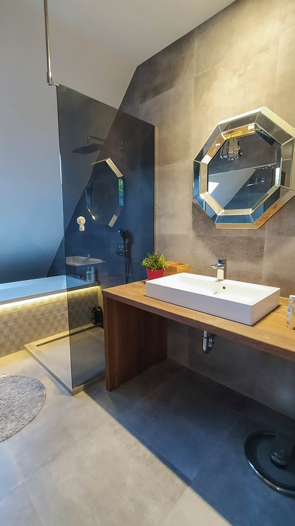 6xuz65e872cb0fb294aad8588bb417488e781-8