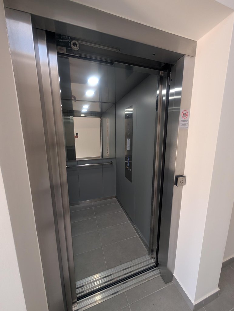 kf0233123aeac88b84bef9642d88caa3c7a18-22