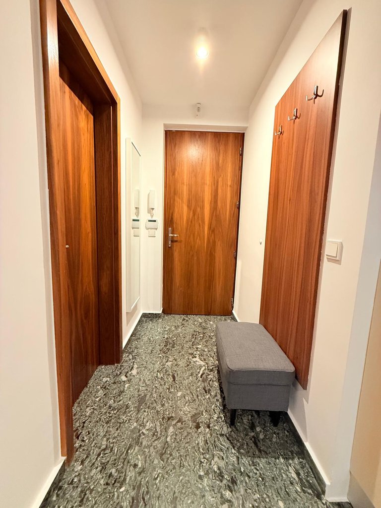 nbal5add8e02a7cc748bf950955093a39aa83-21