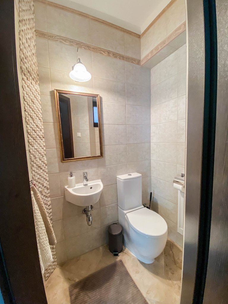 d2czc691f01b64e1b49899f6dc6335d4152eb-9