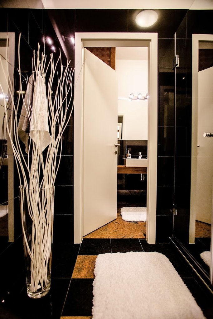 noye7993d403ef6074abbb53f39a01e3febd8-10