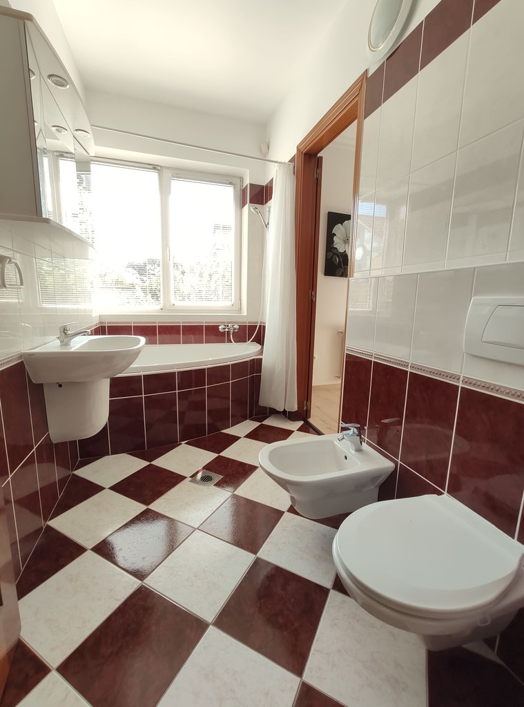 i2cmk4750236d21294f969b8f23fedd7ae0e6-12